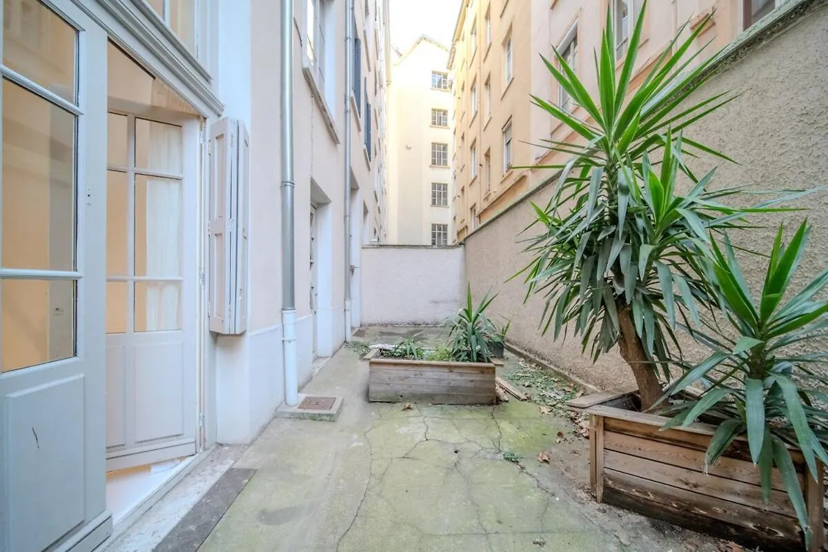 شقة Duplex Elegant Et Calme, Plein Centrre ليون فرنسا