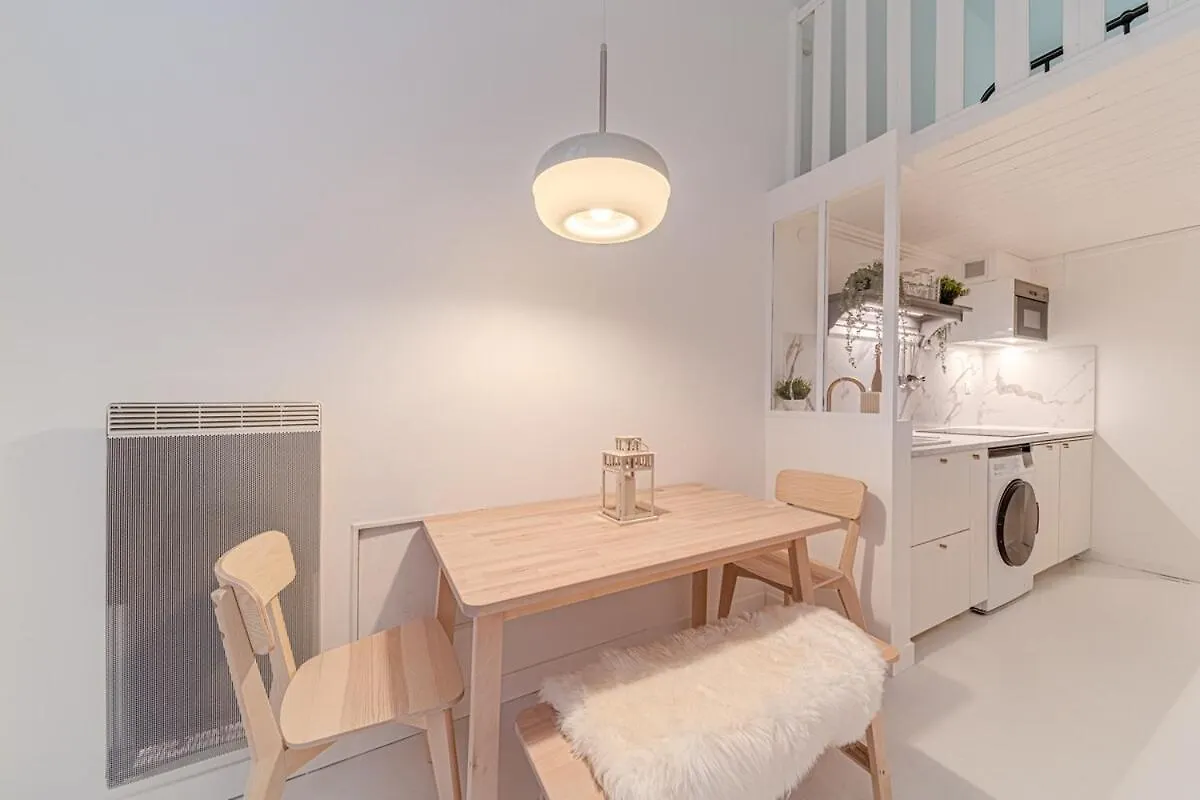 شقة Duplex Elegant Et Calme, Plein Centrre ليون 0*,